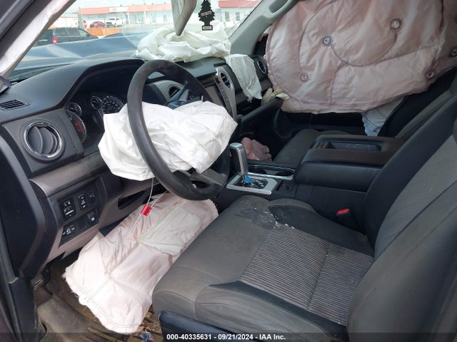 5TFDW5F17EX400391 Toyota Tundra Sr5 5.7l V8
