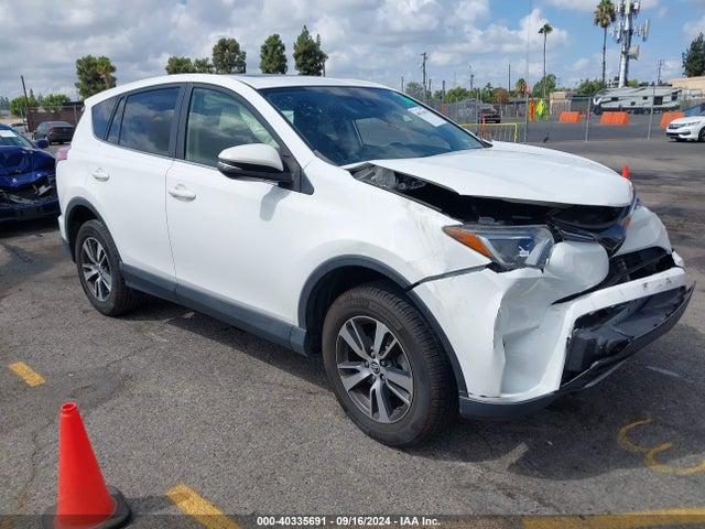 Toyota Rav4 Xle 2018 JTMWFREV6JJ727978 головне зображення
