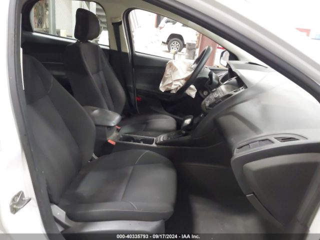 1FADP3F27JL315066 Ford FOCUS SE