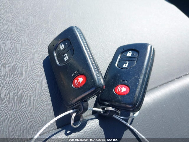 Toyota Prius V Two 2016 JTDZN3EU5GJ051522 Image 11