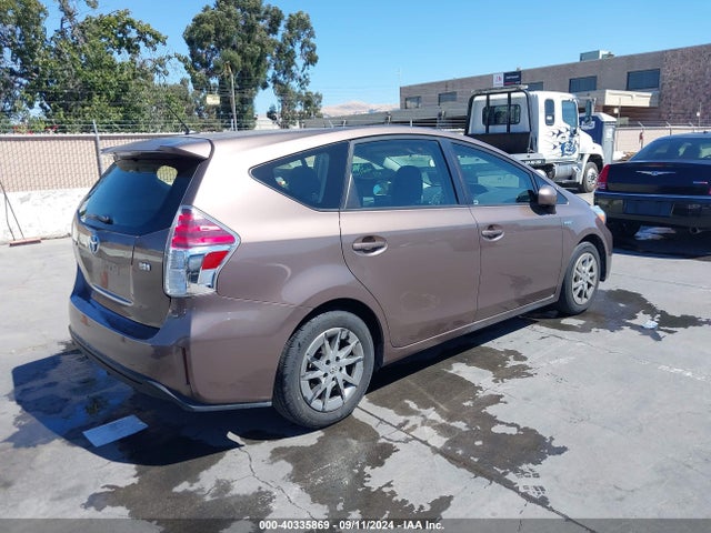 Toyota Prius V Two 2016 JTDZN3EU5GJ051522 Image 4