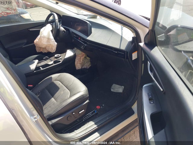 KIA Ev6 Wind 2022 KNDC34LA1N5031509 Image 5