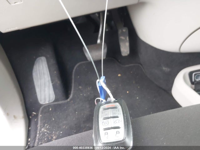 2C4RC1CG4PR520764 Chrysler Voyager Lx