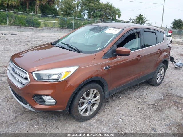 Ford ESCAPE SE 2017 1FMCU9GD0HUC46139 Image 2