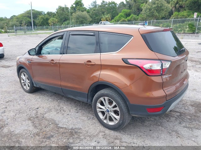 Ford ESCAPE SE 2017 1FMCU9GD0HUC46139 Image 3