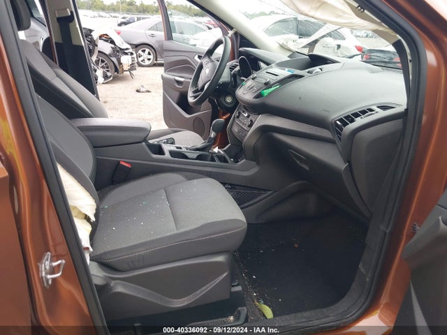 Ford ESCAPE SE 2017 1FMCU9GD0HUC46139 Image 5