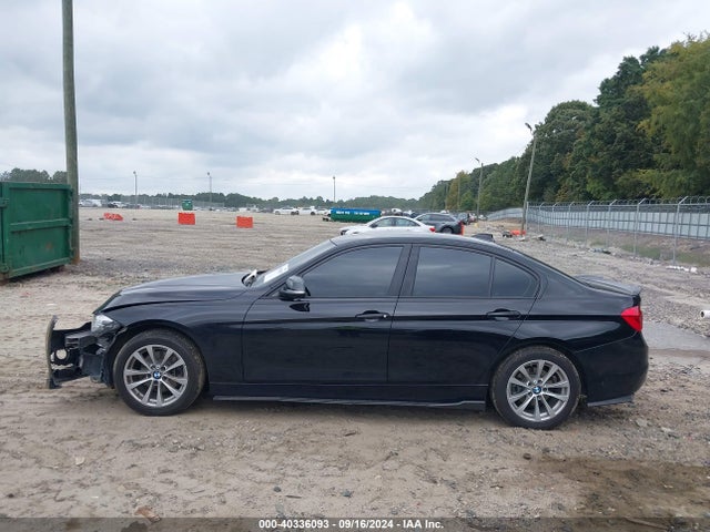 BMW 320i 2018 WBA8A9C51JAH13951 Image 14
