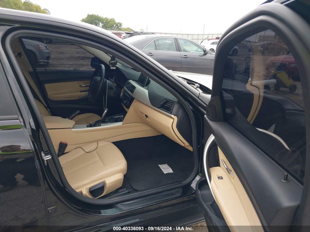 WBA8A9C51JAH13951 BMW 320i