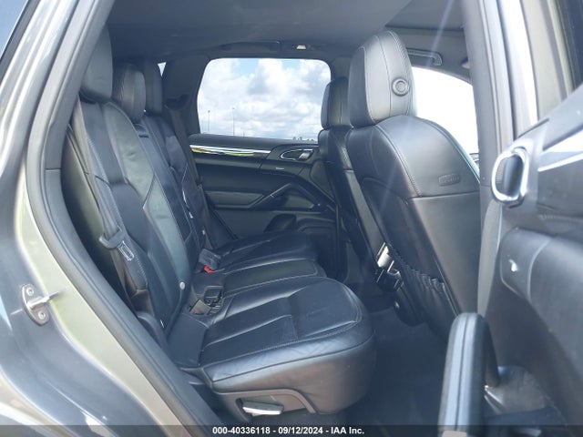 2011 PORSCHE CAYENNE WP1AA2A20BLA07804 Photo 7