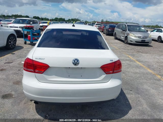 1VWAT7A3XFC088511 Volkswagen Passat 1.8t Limited Edition