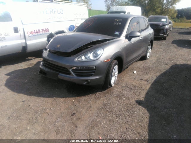 2013 PORSCHE CAYENNE WP1AA2A29DLA10381 Photo 1