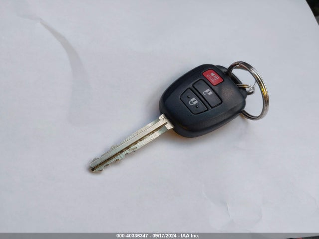 Toyota RAV4 LE 2015 2T3BFREVXFW265240 Image 11