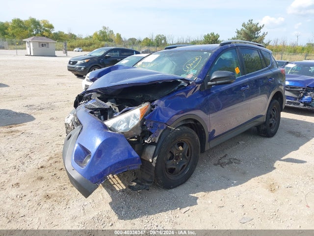 Toyota RAV4 LE 2015 2T3BFREVXFW265240 Image 2