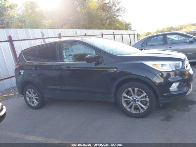 1FMCU9G9XHUC04878 Ford ESCAPE SE