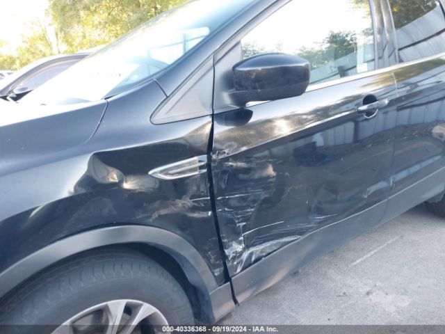 1FMCU9G9XHUC04878 Ford ESCAPE SE