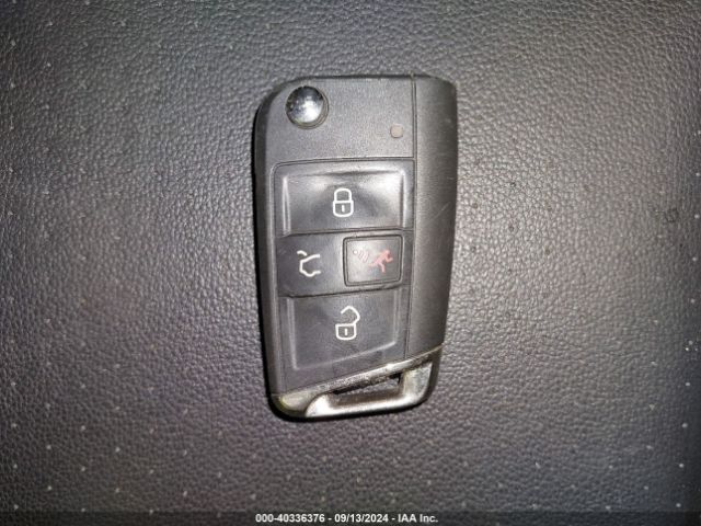 3VV2B7AXXJM098333 Volkswagen Tiguan 2.0t Se/2.0t Sel