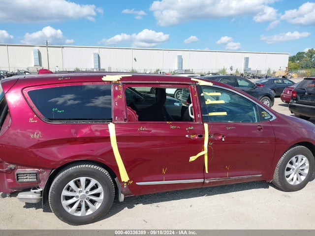 2C4RC1BG0JR279665 Chrysler Pacifica Touring L