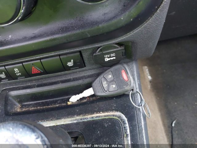 1C4NJPFA6GD810831 Jeep Patriot Latitude