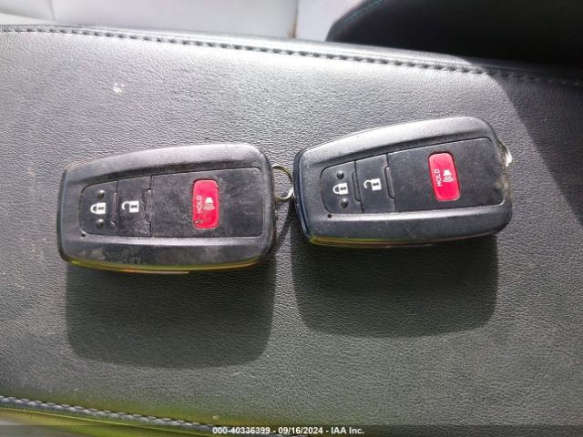 JTDKARFU1H3037329 Toyota Prius Four