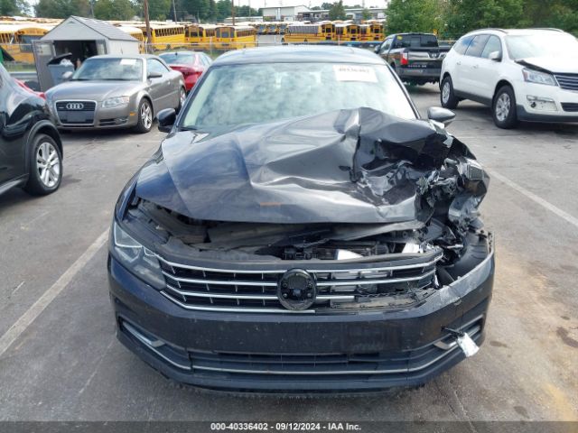 1VWBT7A3XHC032169 Volkswagen Passat 1.8t Se