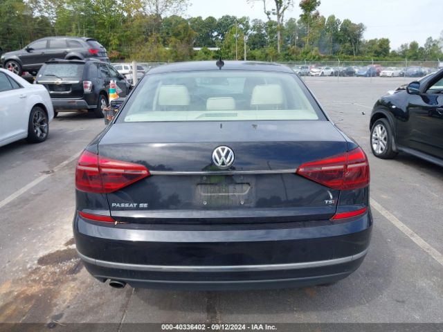 1VWBT7A3XHC032169 Volkswagen Passat 1.8t Se