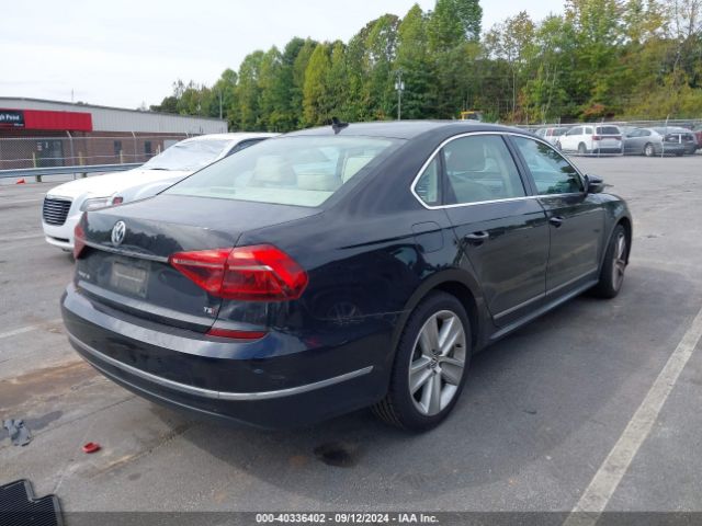 1VWBT7A3XHC032169 Volkswagen Passat 1.8t Se