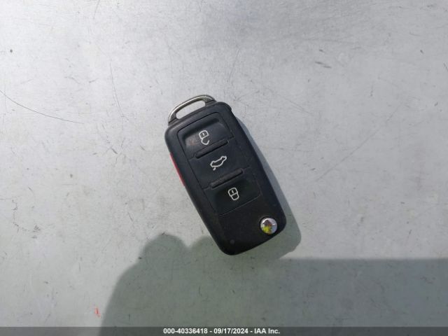 1VWAT7A31FC097405 Volkswagen Passat 1.8t Limited Edition