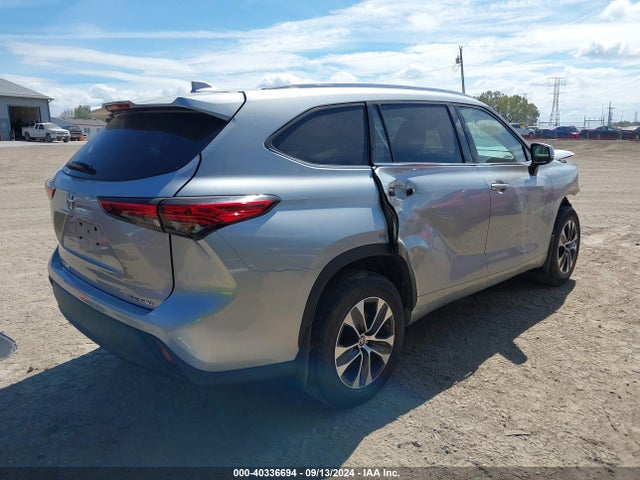Toyota Highlander Xle 2021 5TDGZRBH5MS072925 Image 4