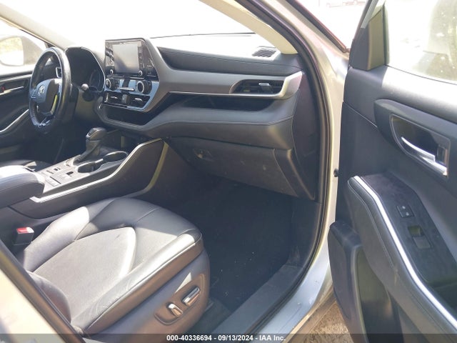 Toyota Highlander Xle 2021 5TDGZRBH5MS072925 Image 5