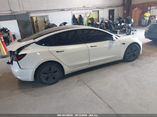 2022 TESLA MODEL 3 5YJ3E1EBXNF195418 Photo 3