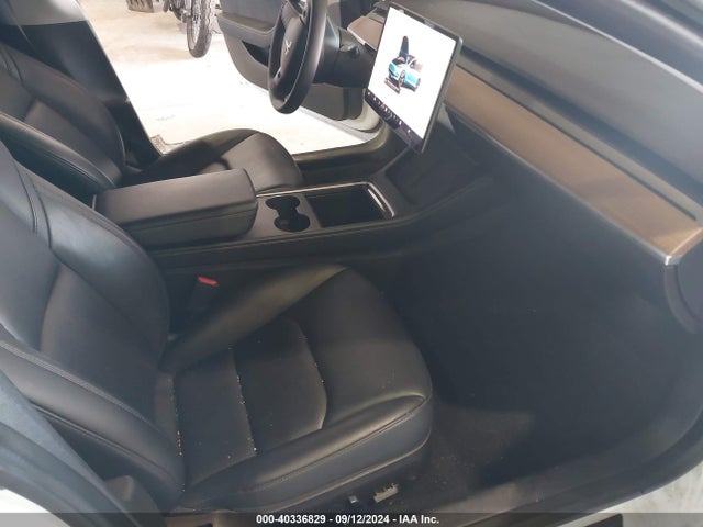 2022 TESLA MODEL 3 5YJ3E1EBXNF195418 Photo 4
