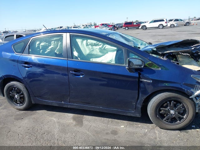 Toyota Prius Two 2015 JTDKN3DU7F0481320 Image 13