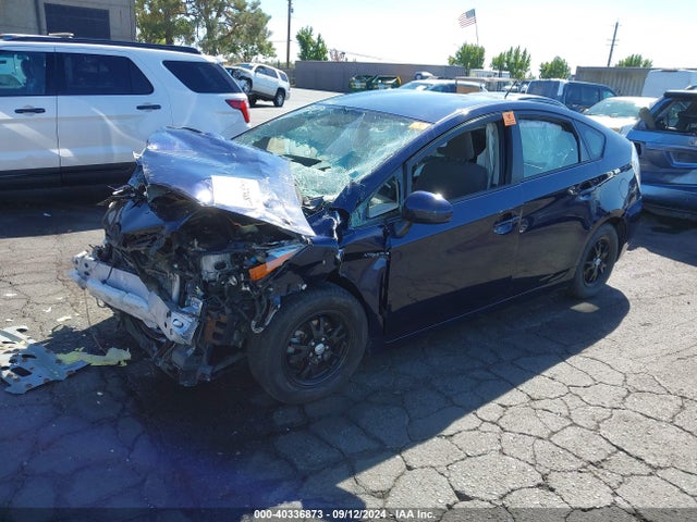 Toyota Prius Two 2015 JTDKN3DU7F0481320 Image 2