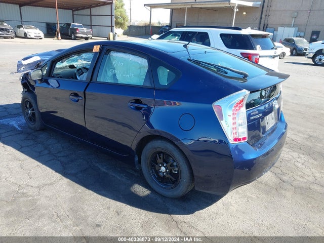 Toyota Prius Two 2015 JTDKN3DU7F0481320 Image 3
