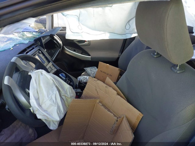 Toyota Prius Two 2015 JTDKN3DU7F0481320 Image 5