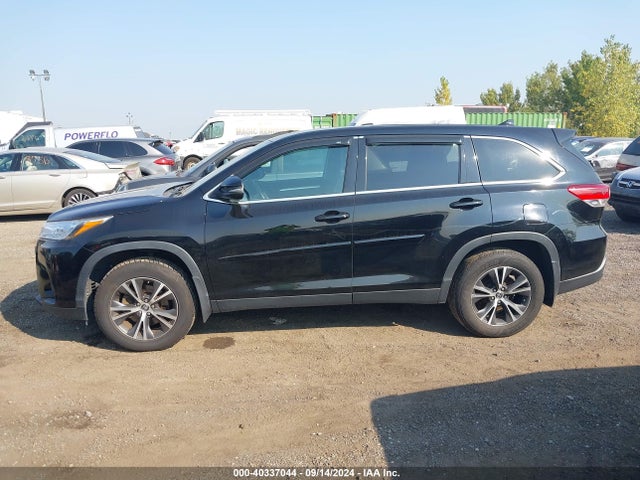 Toyota Highlander Le Plus 2019 5TDBZRFHXKS984046 Image 14