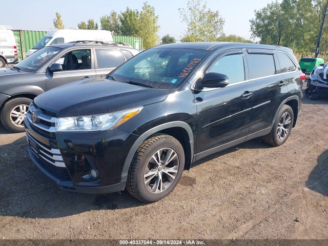 Toyota Highlander Le Plus 2019 5TDBZRFHXKS984046 Image 2