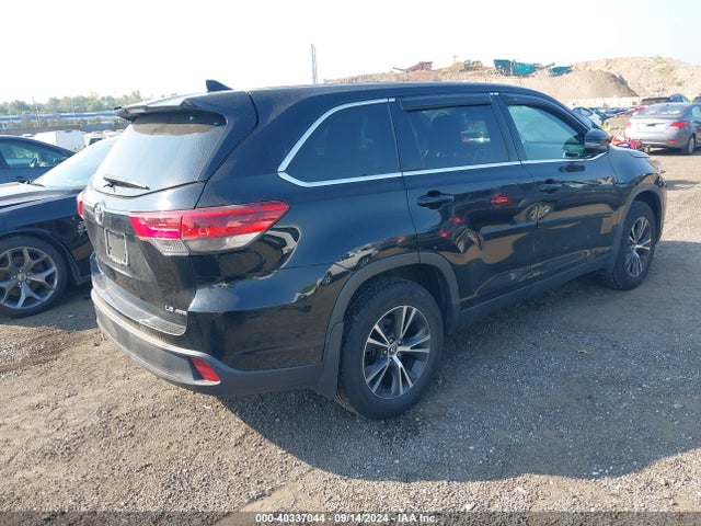 Toyota Highlander Le Plus 2019 5TDBZRFHXKS984046 Image 4