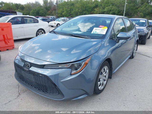 Toyota COROLLA LE 2022 JTDEPMAE8NJ192269 Image 2