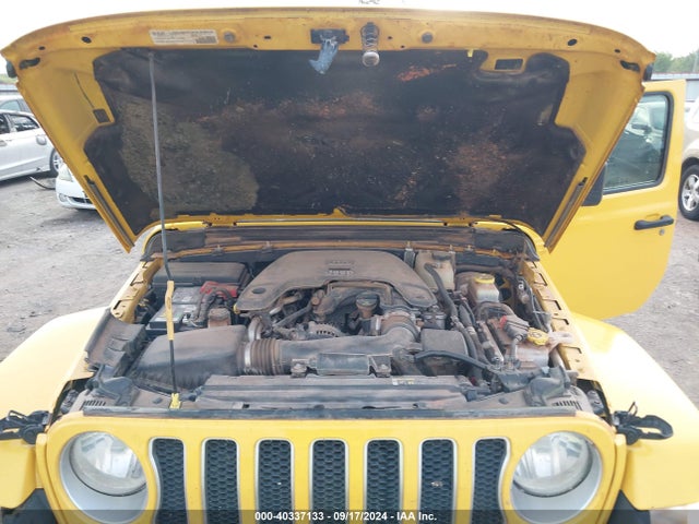 1C4HJXEG0JW325535 Jeep Wrangler Unlimited Sahara 4x4