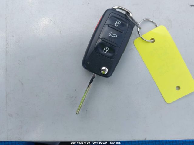WVGAV7AXXGW558239 Volkswagen TIGUAN S