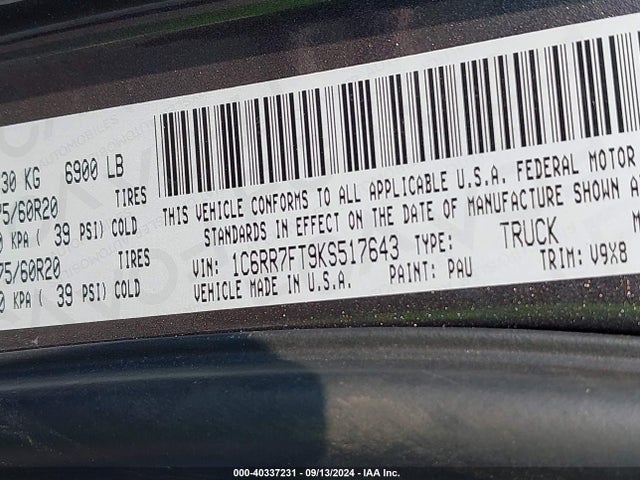 1C6RR7FT9KS517643 RAM 1500 Classic Express Quad Cab 4x4 6'4 Box