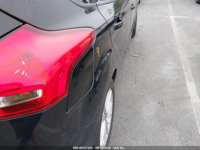 1FADP3K29JL295232 Ford FOCUS SE