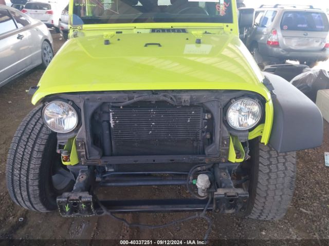 1C4BJWDG5HL527705 Jeep Wrangler Unlimited Sport 4x4
