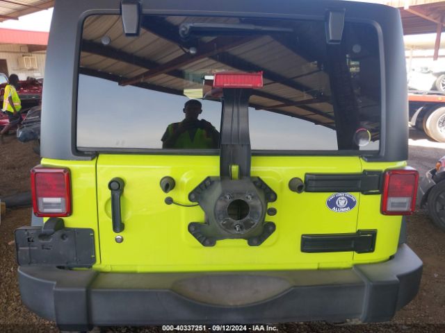 1C4BJWDG5HL527705 Jeep Wrangler Unlimited Sport 4x4
