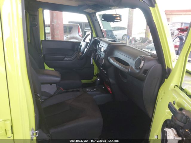 1C4BJWDG5HL527705 Jeep Wrangler Unlimited Sport 4x4