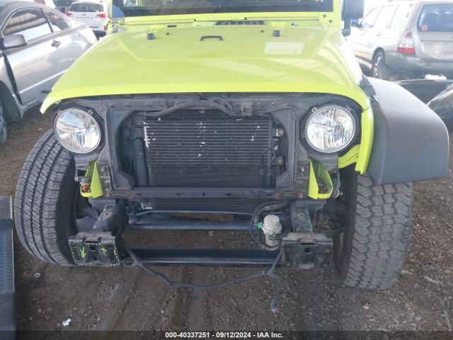 1C4BJWDG5HL527705 Jeep Wrangler Unlimited Sport 4x4