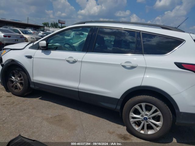 1FMCU9HD3JUC08120 Ford ESCAPE SEL
