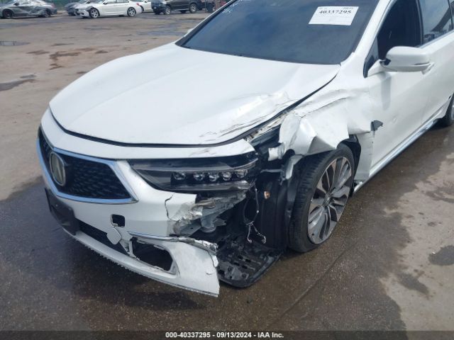 JH4KC1F5XJC000045 Acura RLX