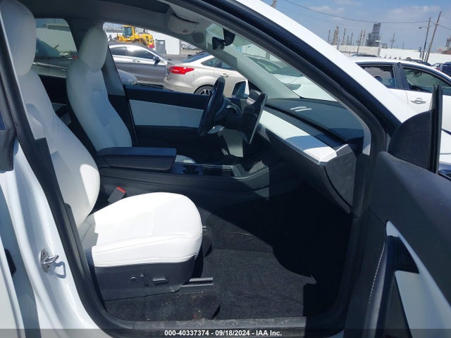 2021 TESLA MODEL Y 5YJYGDED0MF163207 Photo 4